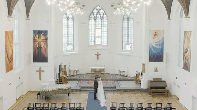 Jak zrobić dobre zdjęcie w kościele podczas uroczystości?