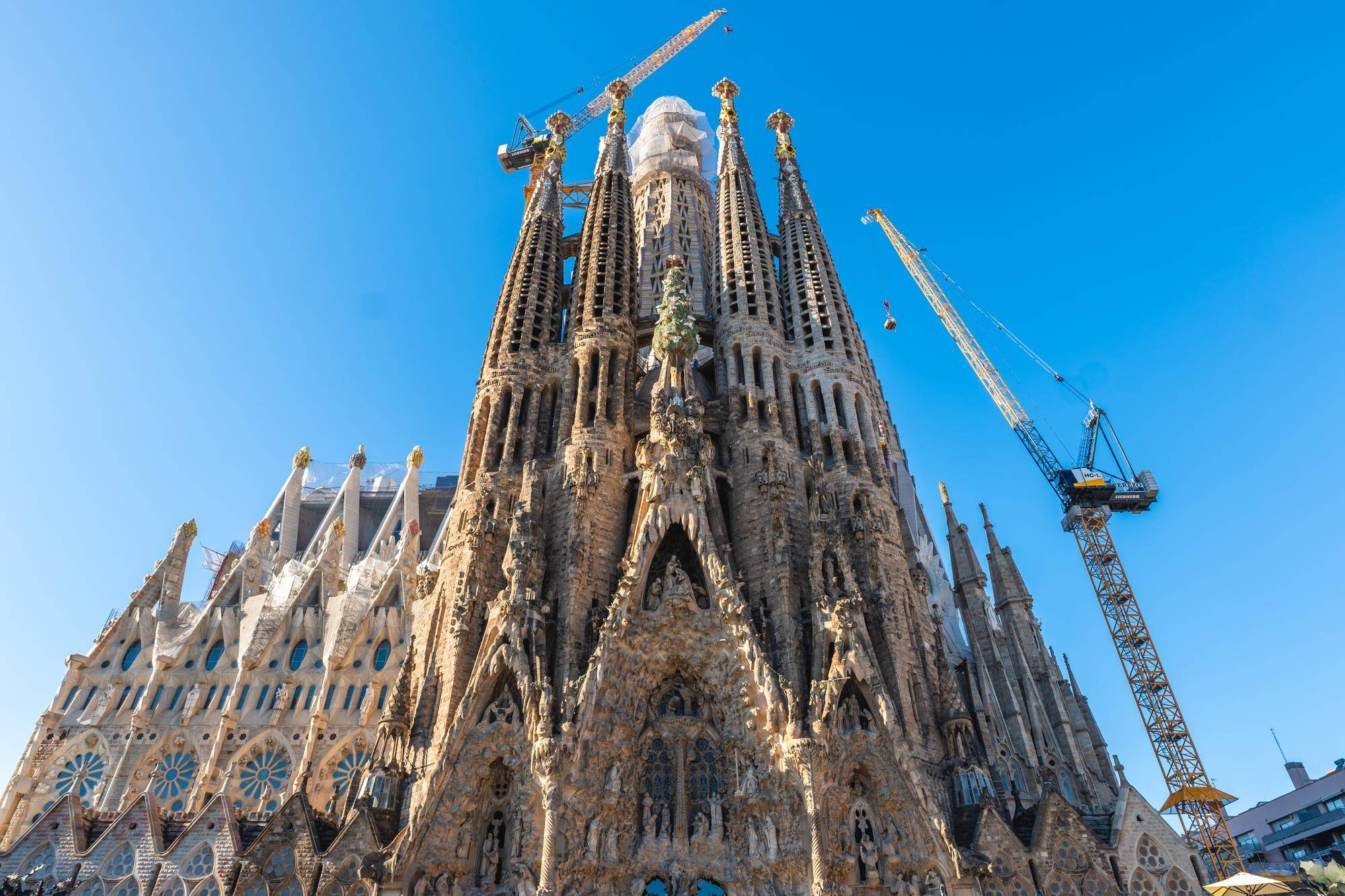 Co to jest Sagrada Familia i skąd wzięła się jej wyjątkowość?
