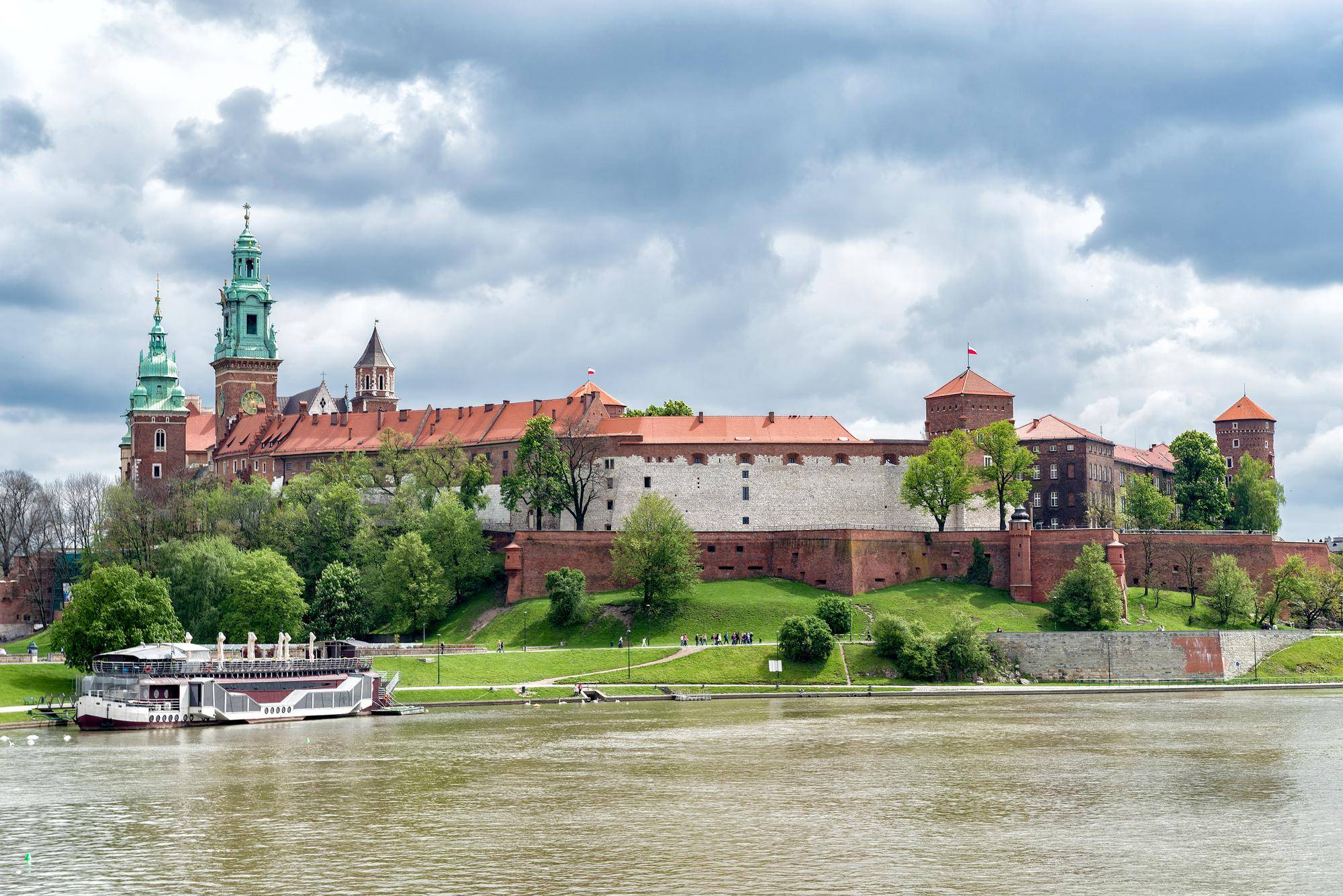 Gdzie znajduje się zamek królewski na Wawelu?
