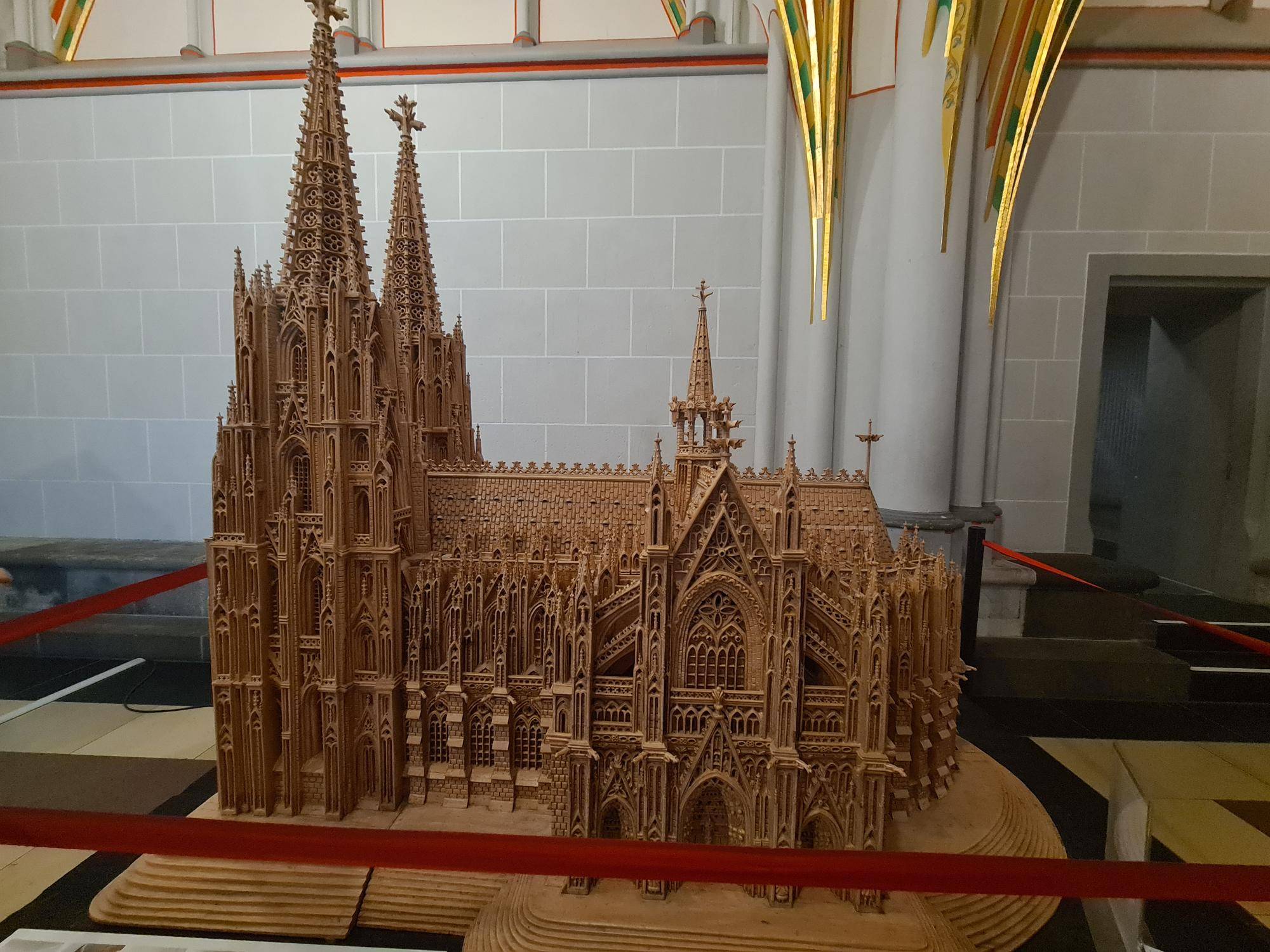 Sagrada Familia ile budują i dlaczego trwa to tak długo?