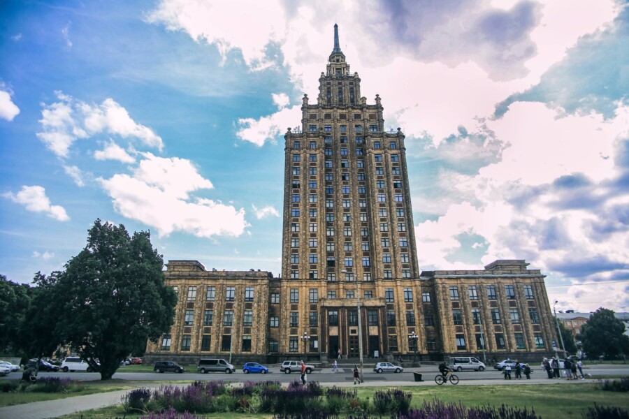 Ile lat ma pałac kultury w Warszawie?