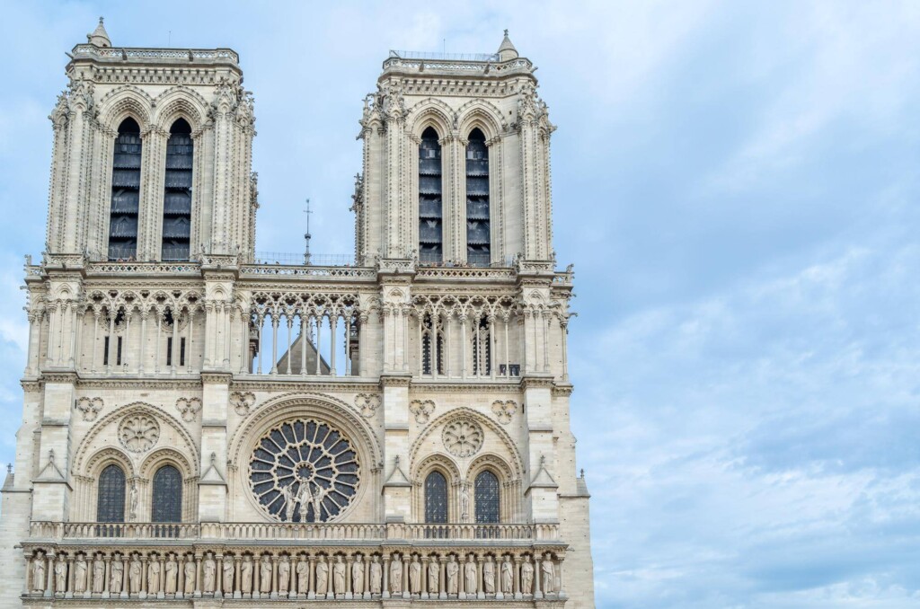 Ile lat ma katedra Notre Dame i co to mówi o jej historii?