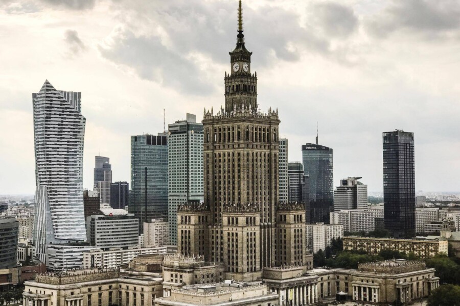 Jak wygląda Pałac Kultury i Nauki w Warszawie i co wyróżnia jego architekturę?