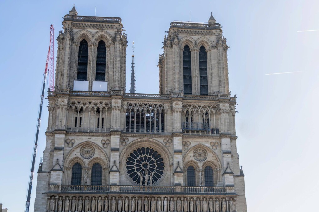 Notre Dame kiedy zbudowano i dlaczego jej historia wciąż fascynuje?