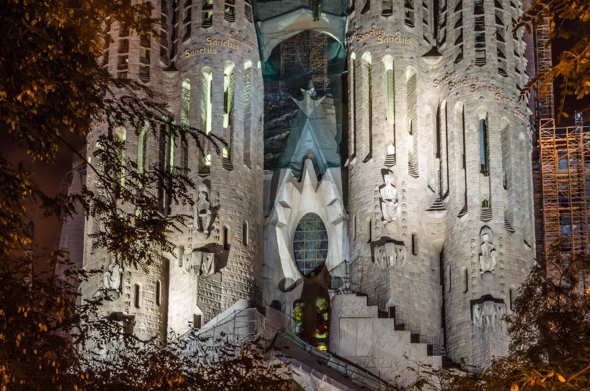 Sagrada Familia co to jest i dlaczego zachwyca na całym świecie?