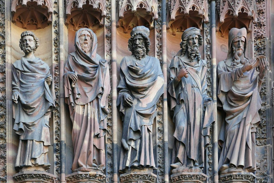 Kiedy zbudowano katedrę Notre Dame i jak powstała ta perła architektury?